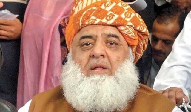 Assuring Maulana Fazl ur Rehman's government to vote on the constitutional amendment