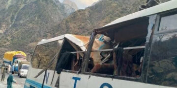 Upper Kohistan, bus hit by landslide, 3 passengers killed