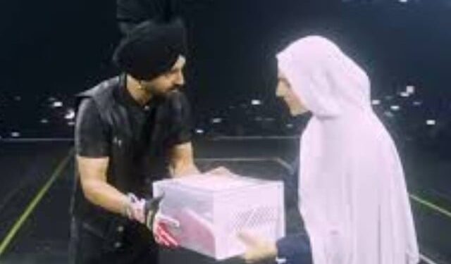 Pakistan and India have the same love; Diljit Dosanjh presents a gift to a Pakistani fan