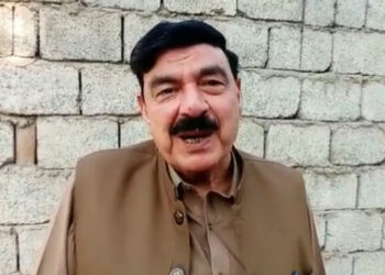 Maulana Fazlur Rahman showed everyone the way home by winning the first round, Sheikh Rasheed