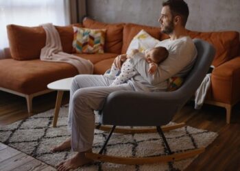 Today's parents are getting more stressed, report