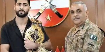 Corps Commander Quetta met Karate Champion Shahzaib Rind