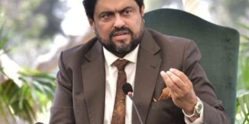 Sindh Governor Kamran Tesori Vows to Personally Monitor Power Restoration in Karachi After Heavy Rains