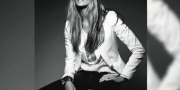 Australian Supermodel Reveals Cancer Cure Without Chemotherapy