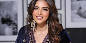 Bollywood superstar changed the scene to hug me, actress