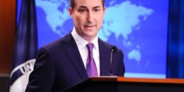 America will stand shoulder to shoulder with Pakistan in the war against terrorism