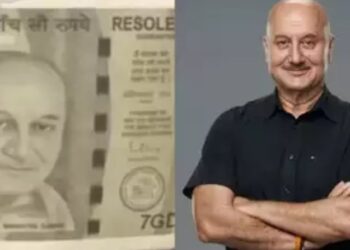 Notes with Anupam Kher's photo instead of Gandhi went viral in India, actor surprised