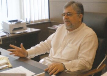 Industries are closing down, the government should fix the situation in Karachi, Zubair Motiwala