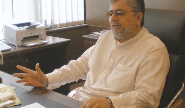 Industries are closing down, the government should fix the situation in Karachi, Zubair Motiwala