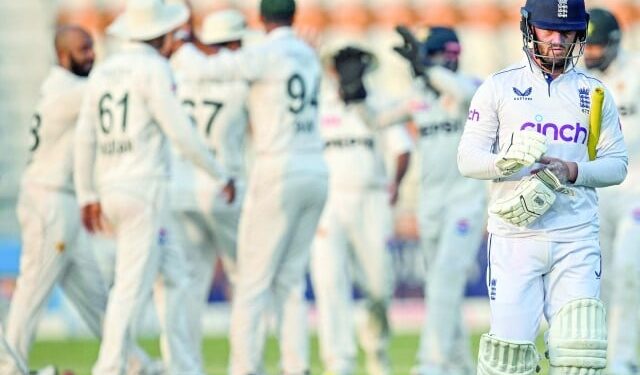 Pakistan and England teams will leave for Pindi from Multan tonight