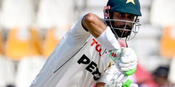 Rawalpindi Test, Pakistan in trouble, batting continues