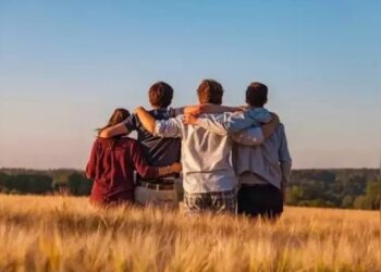 Friends are the key to happiness in life, experts say
