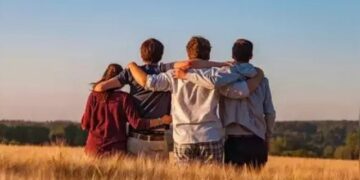 Friends are the key to happiness in life, experts say