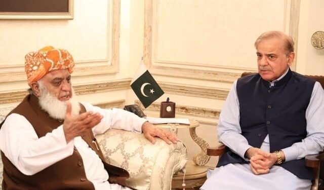 Prime Minister Shehbaz Sharif also reached Maulana Fazl ur Rehman's house without protocol