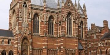 Chancellor Elections, Oxford University Faces Difficulty Over PTI Founder's Involvement