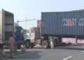 PTI's possible protest, the entry and exit routes of Lahore were closed by placing containers