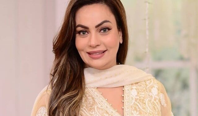Husband stopped working after marriage: Sadia Imam's confession