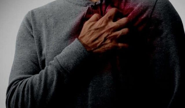 Increase in young people suffering from heart attack in Karachi