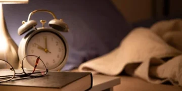 Non-standard sleep in middle age is harmful for mental health