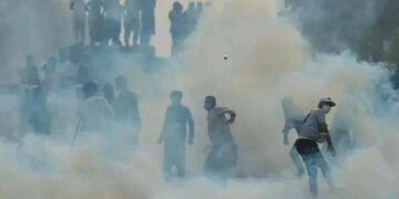 PTI's announcement to continue the protest until Imran Khan's instructions are received