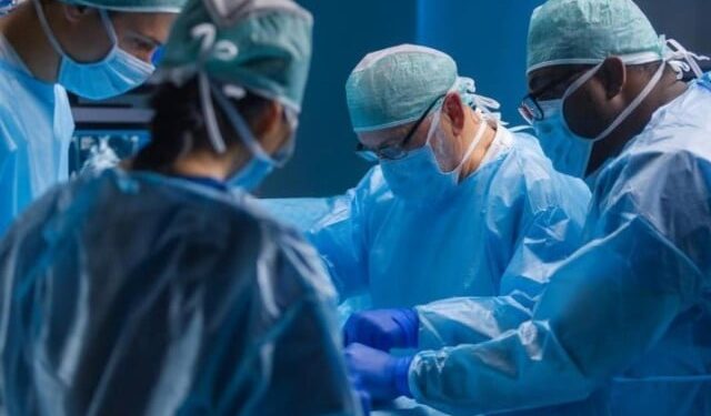 Women die more as a result of heart surgery, report