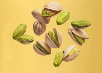 Are pistachios better than carrots for good eyesight?