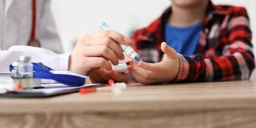 Actions by which parents can protect their children from diabetes