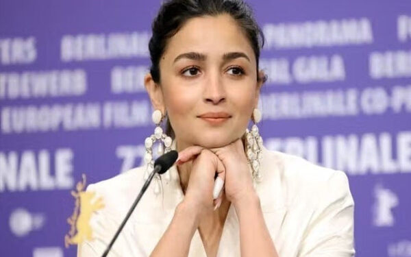 Alia Bhatt will be seen in another big pan-India film after 'RRR' Alia Bhatt will be seen in another big pan-India film after 'RRR'