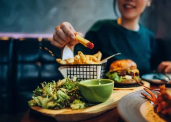 Eating after 5pm may have adverse health effects, study finds