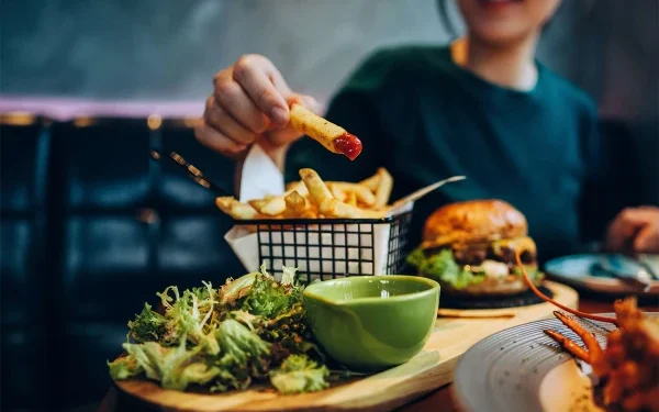 Eating after 5pm may have adverse health effects, study finds