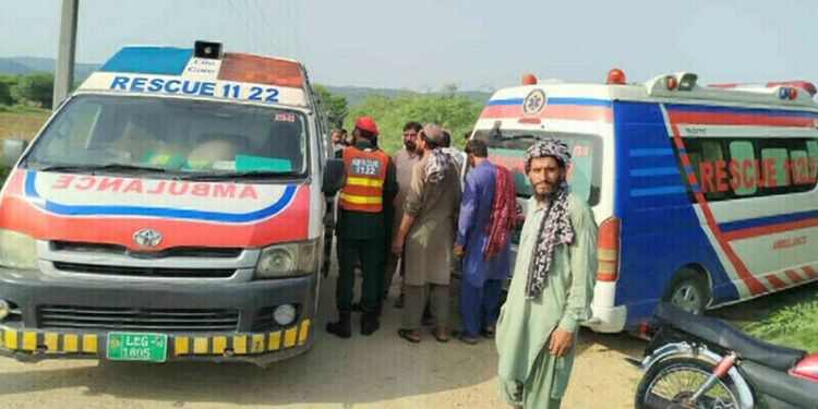 Dera Ghazi Khan, Principal and 3 female teachers killed in collision between school van and truck