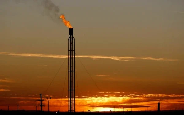 Sindh opposes selling local gas to private companies