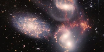 Extraordinary view of galaxy collision captured