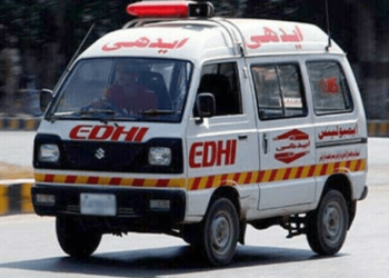 Jacobabad: Collision between passenger coach and Mazda, 5 people killed, 18 injured
