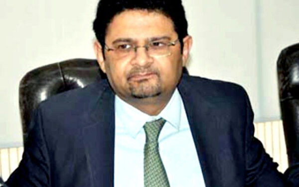 Qazi Faiz isa and Saqib Nisar both made wrong decisions, Miftah