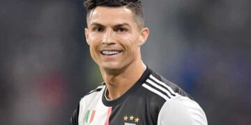 Ronaldo's YouTube channel's first guest, fans surprised when the name was revealed