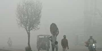 Measures against smog are insufficient, educational institutions are closed, why constructions are not closed? Lahore High Court