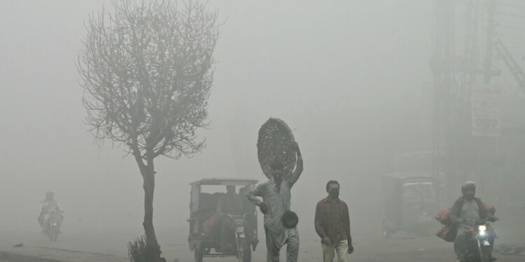 Measures against smog are insufficient, educational institutions are closed, why constructions are not closed? Lahore High Court