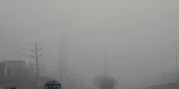 Smog situation; 3-day lockdown in Lahore and Multan, health emergency imposed