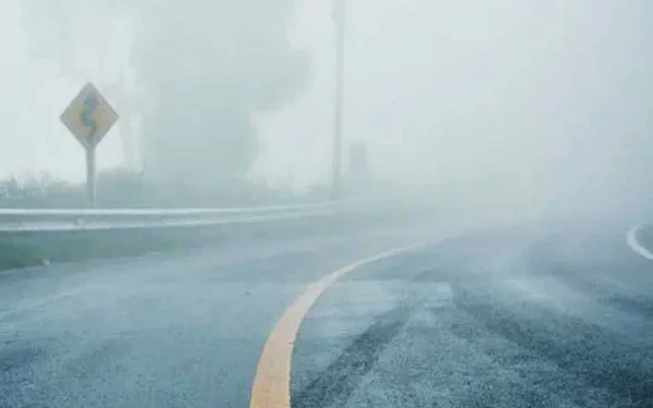 Punjab; Increased fog and smog, Motorway M2 Lahore to Kot Sarwar closed