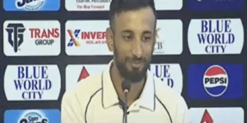 Shan Masood started to complain about the team's frequent mistakes