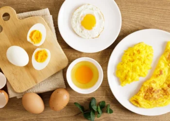 Boiled eggs or omelets, which is healthier?