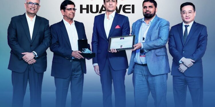 DWP Technologies wins Huawei’s technology integration recognition award at GITEX 2024