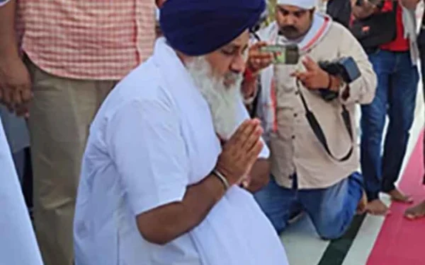 Former Deputy Chief Minister of Indian Punjab sentenced to clean toilets and shoes for 'insulting religion'