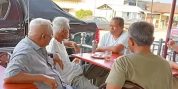 Smoking in a prohibited area cost Malaysian Foreign Minister a lot