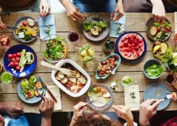 Eating after 5pm can increase the risk of what serious disease