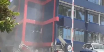 7.4-magnitude earthquake shakes Port Vila, tsunami warning issued