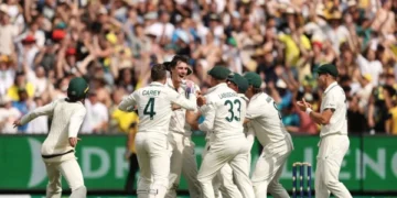 Melbourne Test: Australia beat India by 184 runs to take a 2-1 lead in the series
