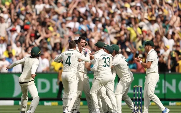 Melbourne Test: Australia beat India by 184 runs to take a 2-1 lead in the series