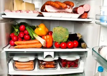 Warning! Never keep these three foods in the refrigerator